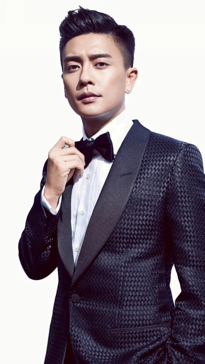 行走的荷尔蒙,这6位越老越有味,大胡茬克制又霸道,气质太绝了