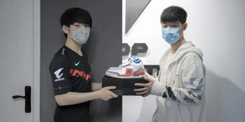 新王加冕半决赛,新王加冕欧冠