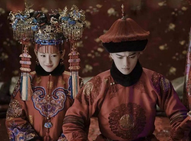 工薪族借5万买下晦气的往生被,3年后才知是乾隆的,如今值一亿多