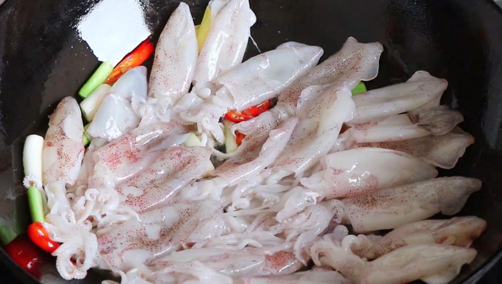 鱿鱼仔的做法香辣,香辣鱿鱼仔的正宗做法