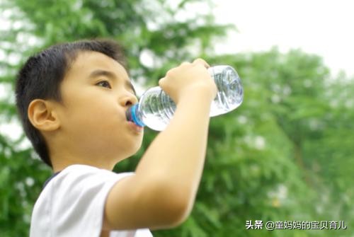炎热夏季，孩子喝什么最好，宝妈们收藏