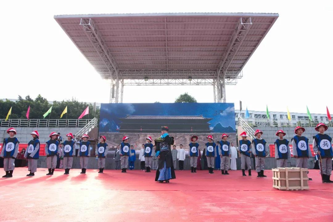 机器人在技能大赛上尬舞,世界机器人舞冠军挑战赛