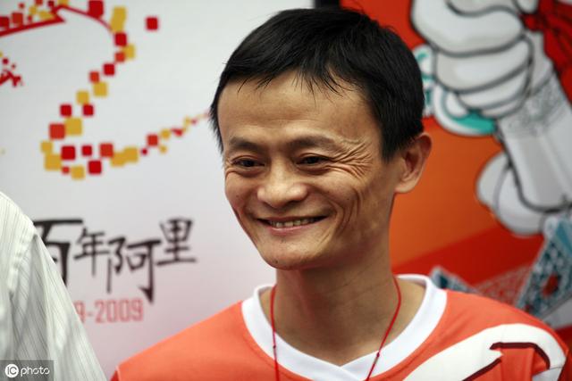 聚青社,什么是“私域流量”和“公域流量”?