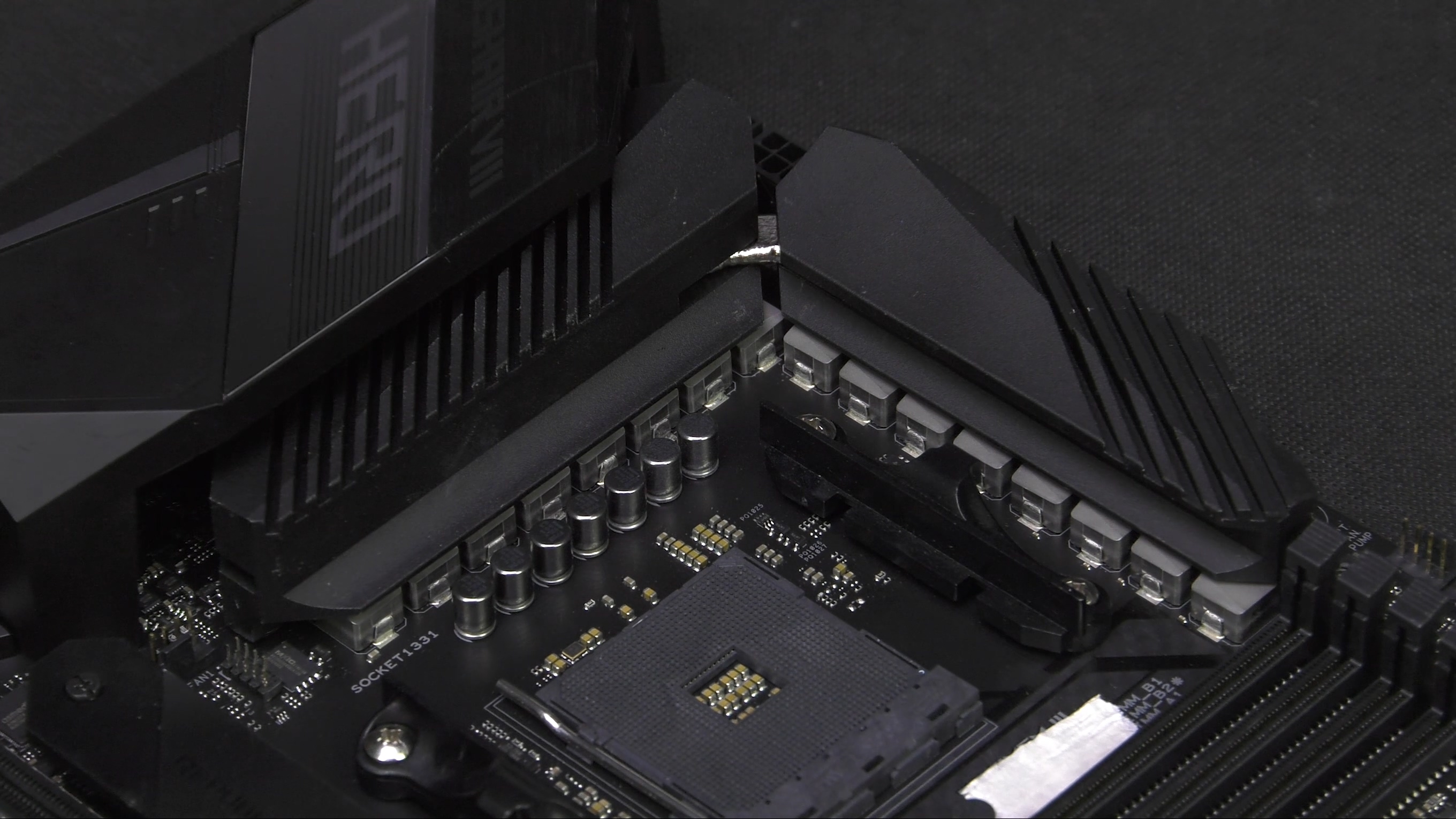 用3950X主板会120度？十款主流X570主板消费报告