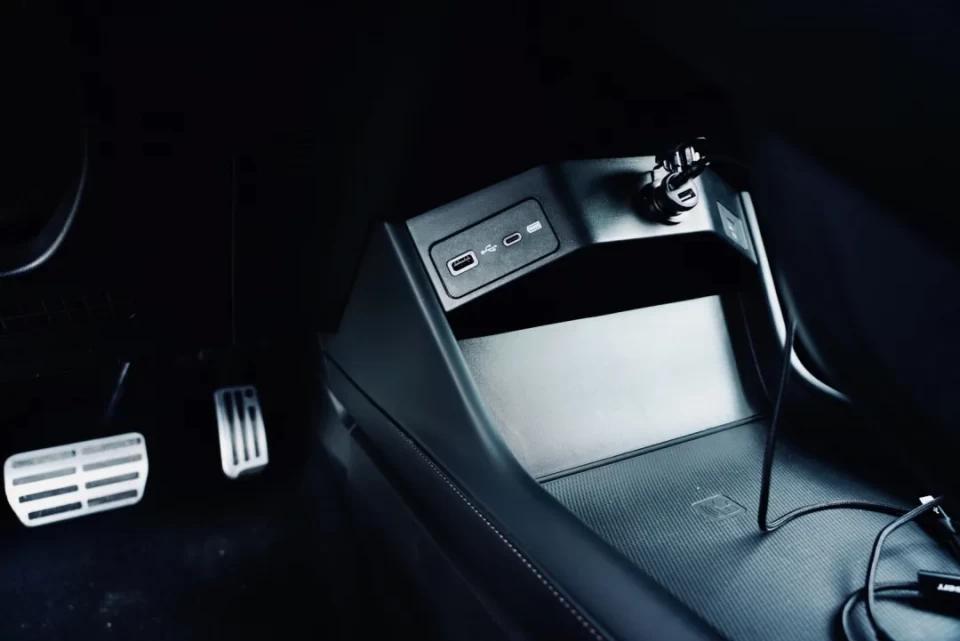 试驾摩卡视频,燃油版摩卡测评