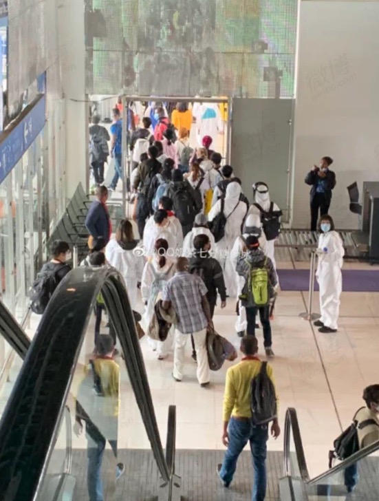 留学生的回国机票炒到了10万多,究竟谁在背后捣鬼?