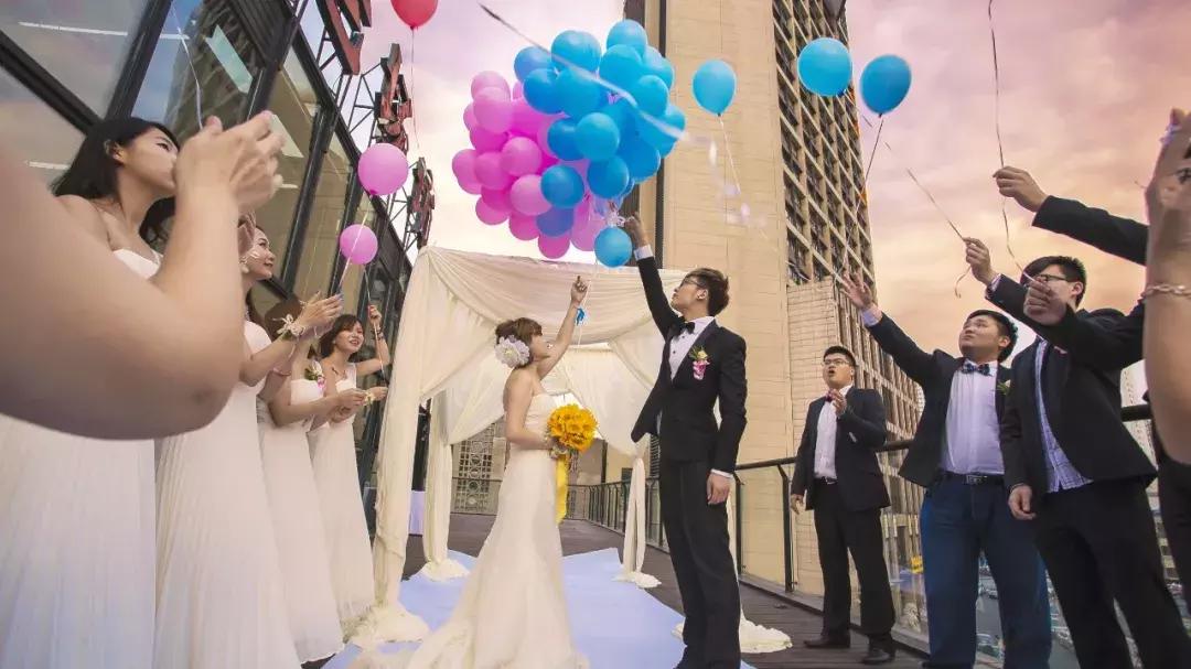 童话变现实！魔都宇宙级城堡婚礼，比爱丽丝仙境还美！