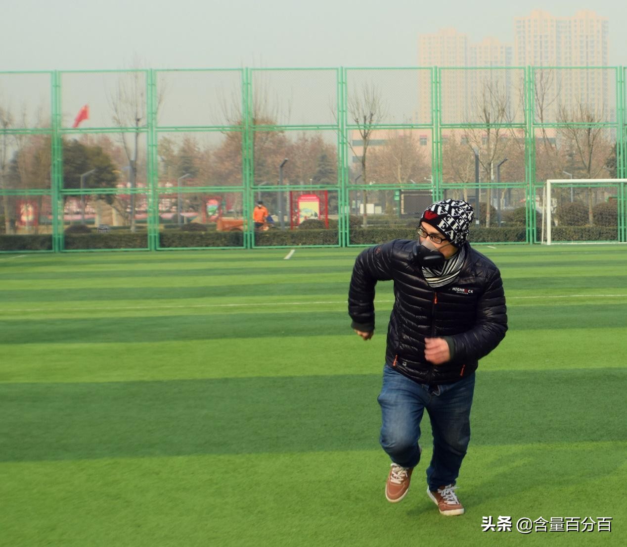 自带风扇的口罩,防雾霾电动透气口罩