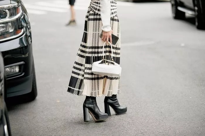 各种各样的名牌包包,千奇百怪的包包