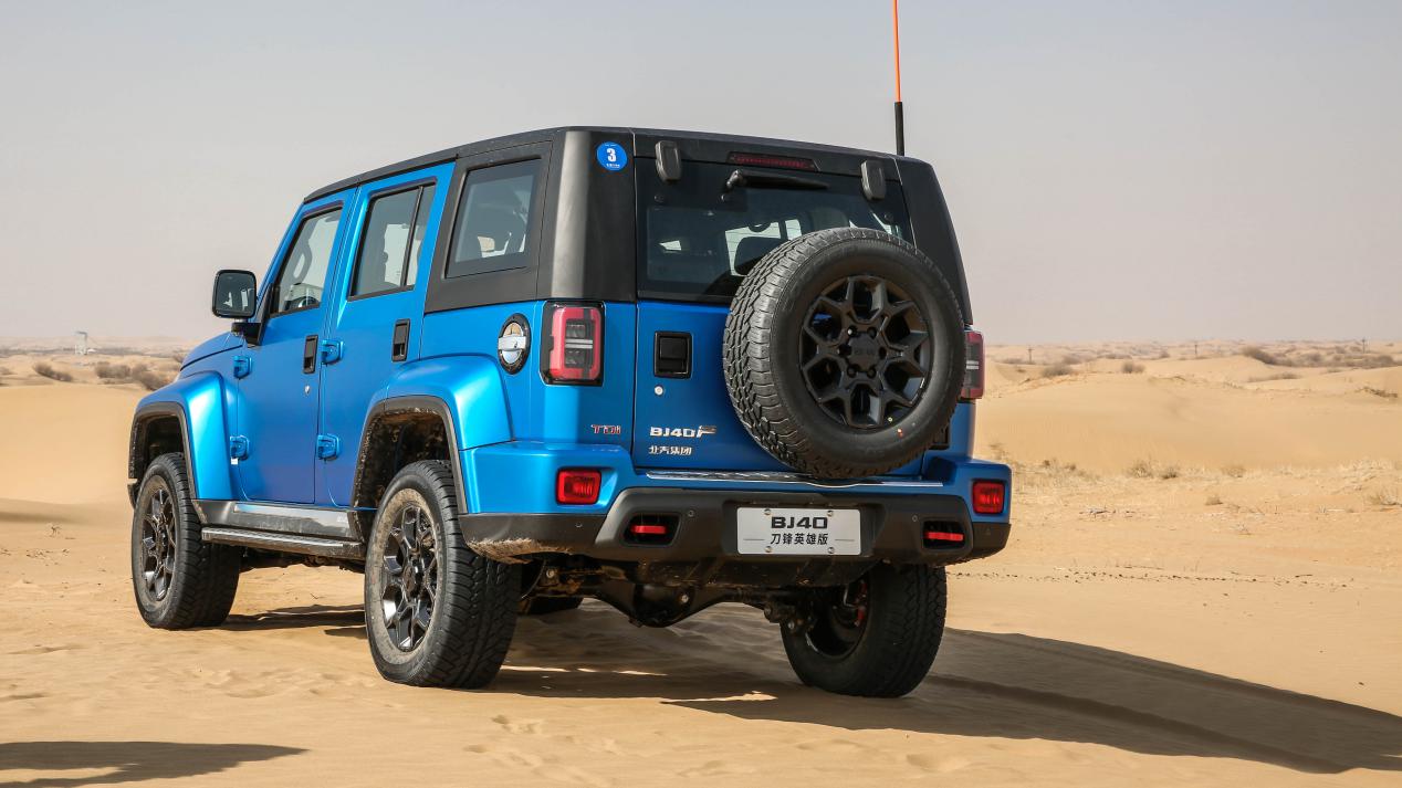 bj40刀锋英雄柴油版黑武士试驾,21款bj40柴油刀锋英雄版驾驶感受