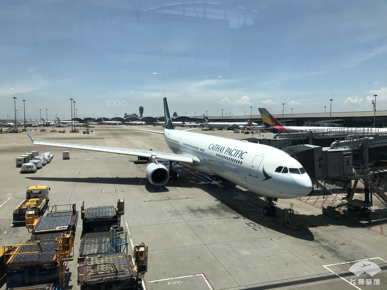 可能再难坐到的港航350！香港飞上海，几乎全程贴着海岸线飞行