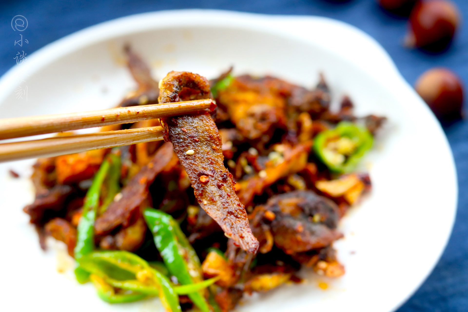 泥鳅不去内脏怎么洗最干净,泥鳅怎么处理干净没有土