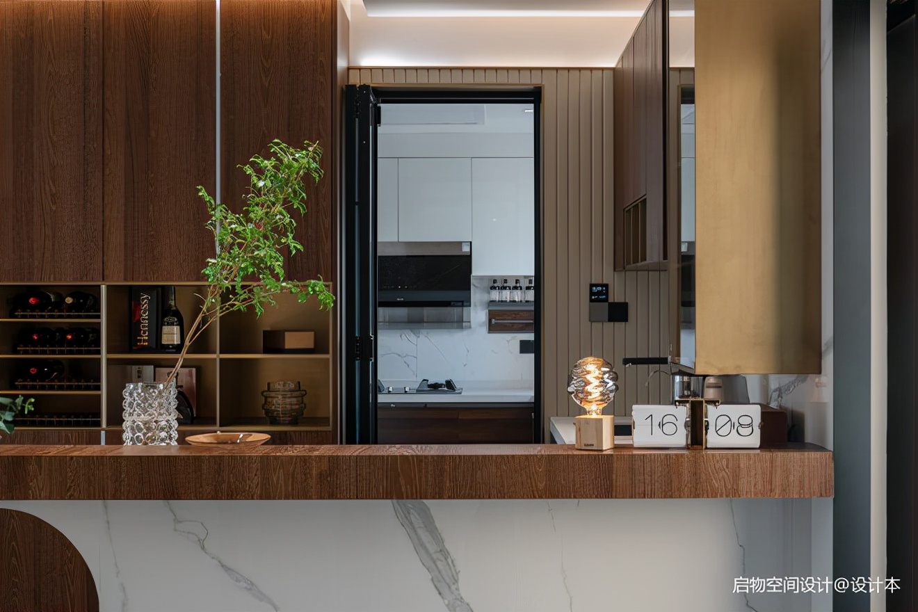 摩卡的微奢美学,女企业家的轻暖宅漫生活