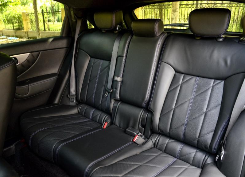 英菲尼迪qx70s绝影版排气管声音,日产英菲尼迪qx70