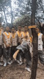 搞笑gif表面稳中带皮实则慌中带急,搞笑gif这才是真正的飙车王者