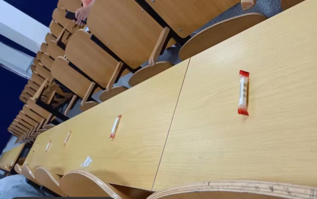 当代大学生占座现象,大学生占座的行为