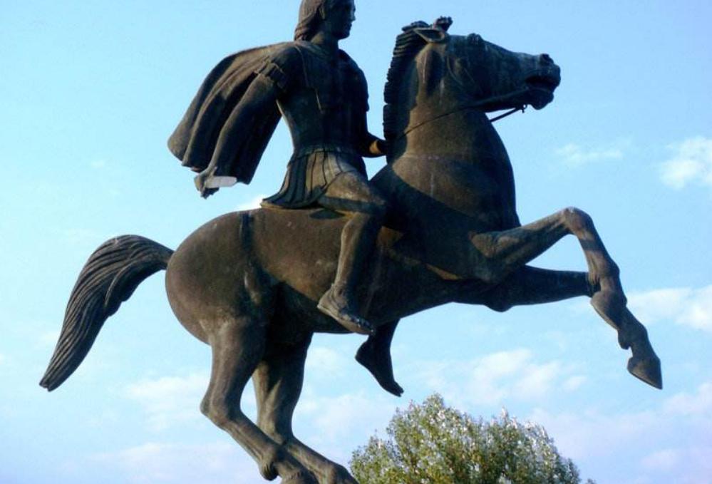 亚历山大最后怎么死的,亚历山大是怎样死的