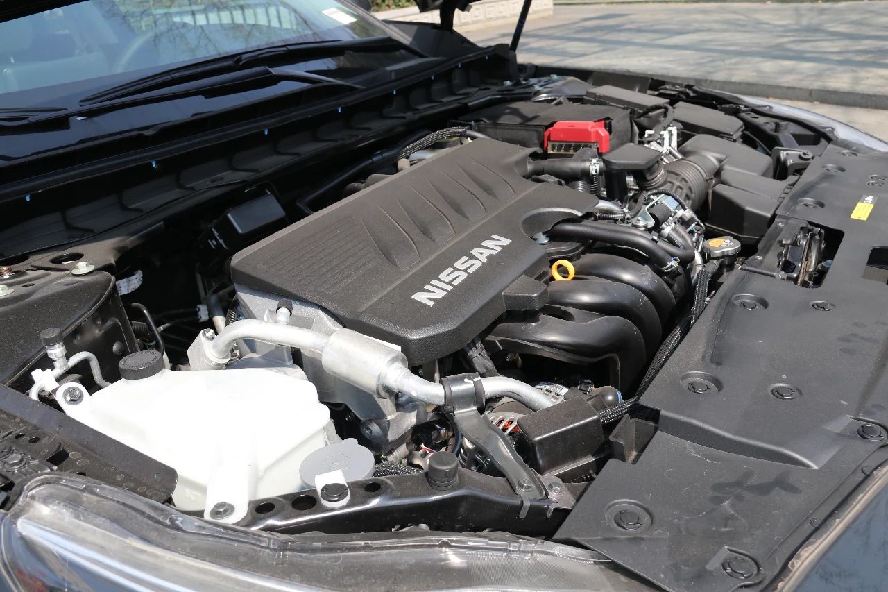 最新款天籁和第七代天籁对比,16万日系两厢车