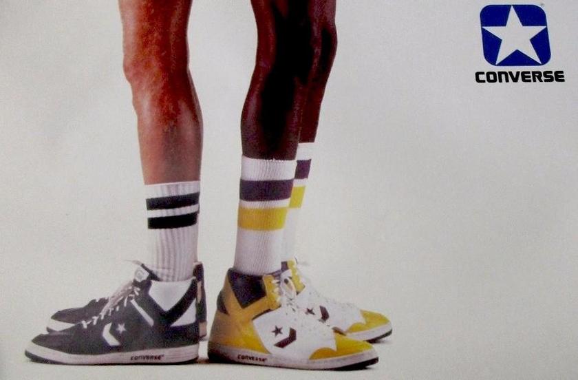 以前篮球运动员穿匡威的鞋,科比穿过的匡威篮球鞋