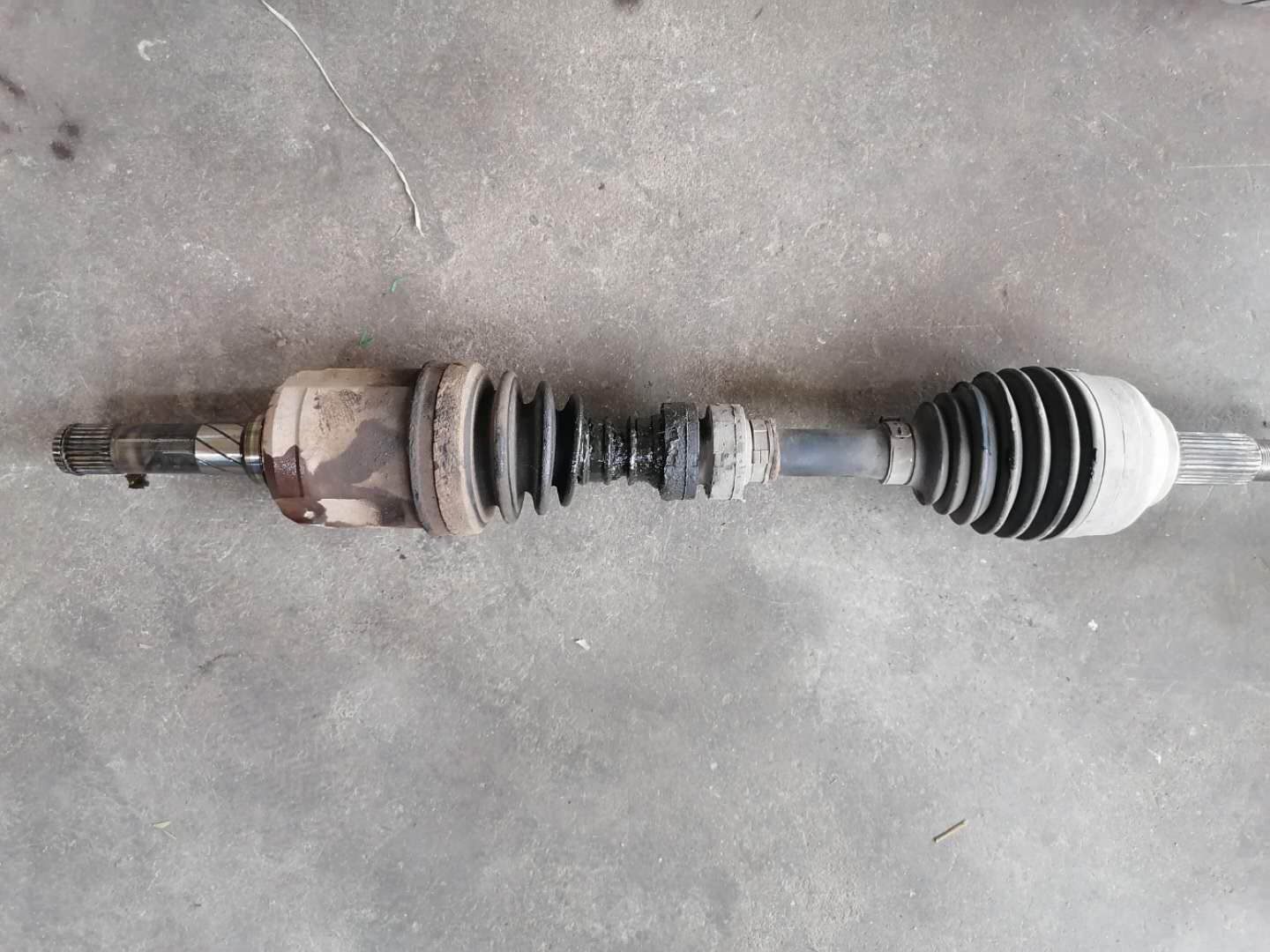 奇骏半轴球笼漏油的后果,奇骏半轴球笼坏了