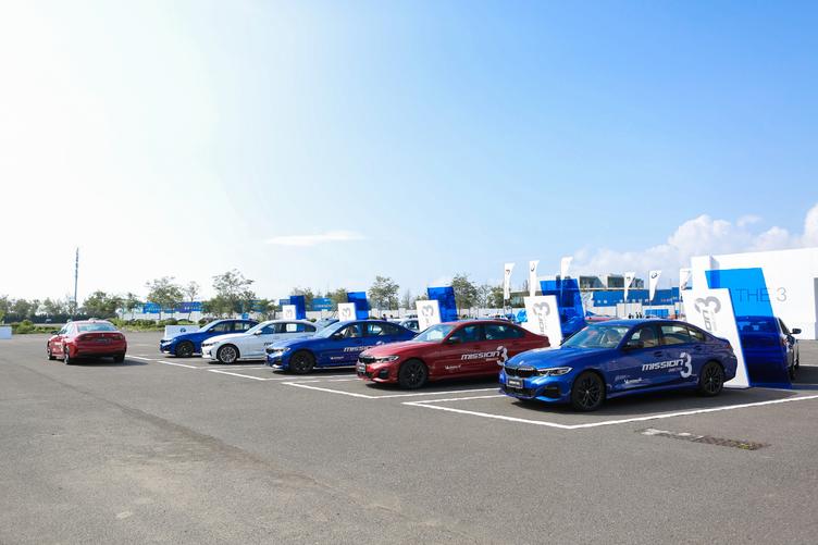 宝马轻量化做得最好的一款车,21款全新宝马3系测试