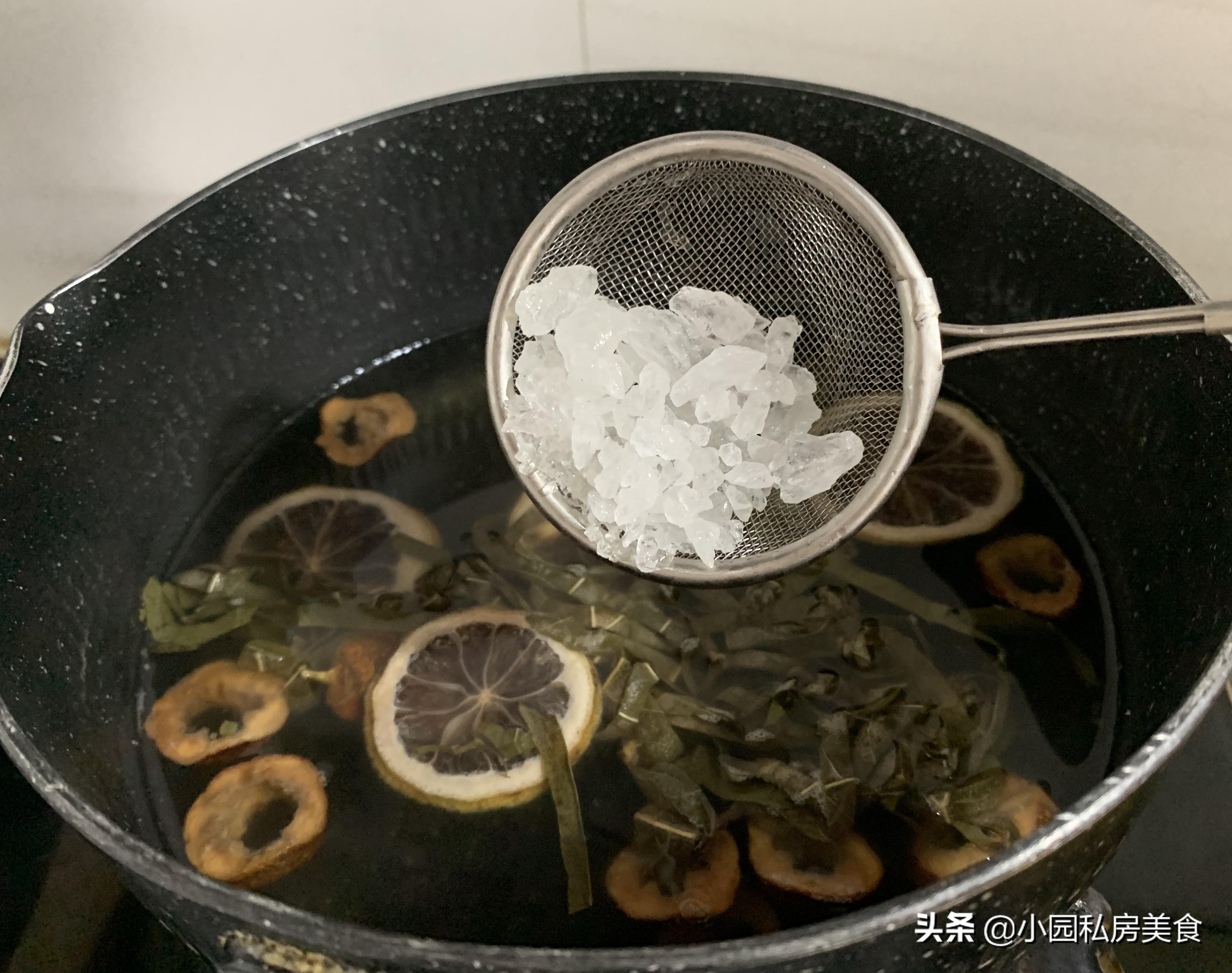 三伏天来杯荷叶茶,荷叶茶夏天喝