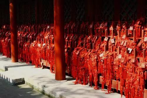 北京有什么寺庙可以烧香拜佛,祈福最好的寺庙北京