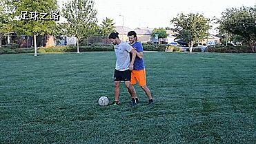 如何正确地进行1v1背身防守