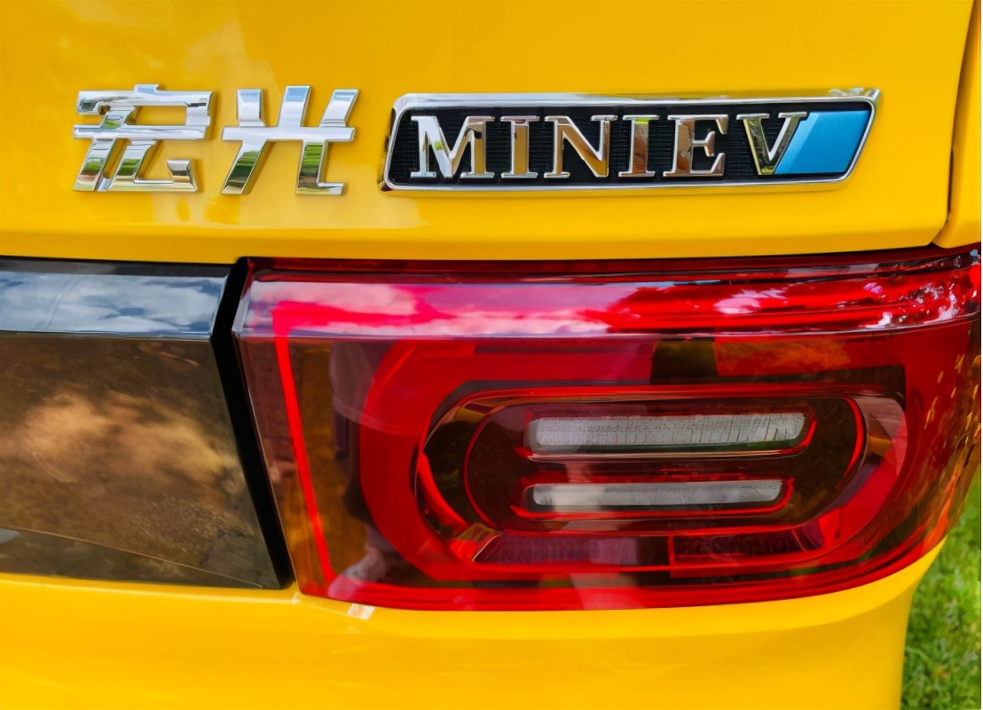 开宏光miniev马卡龙去旅行,五菱宏光miniev马卡龙三代启动过程