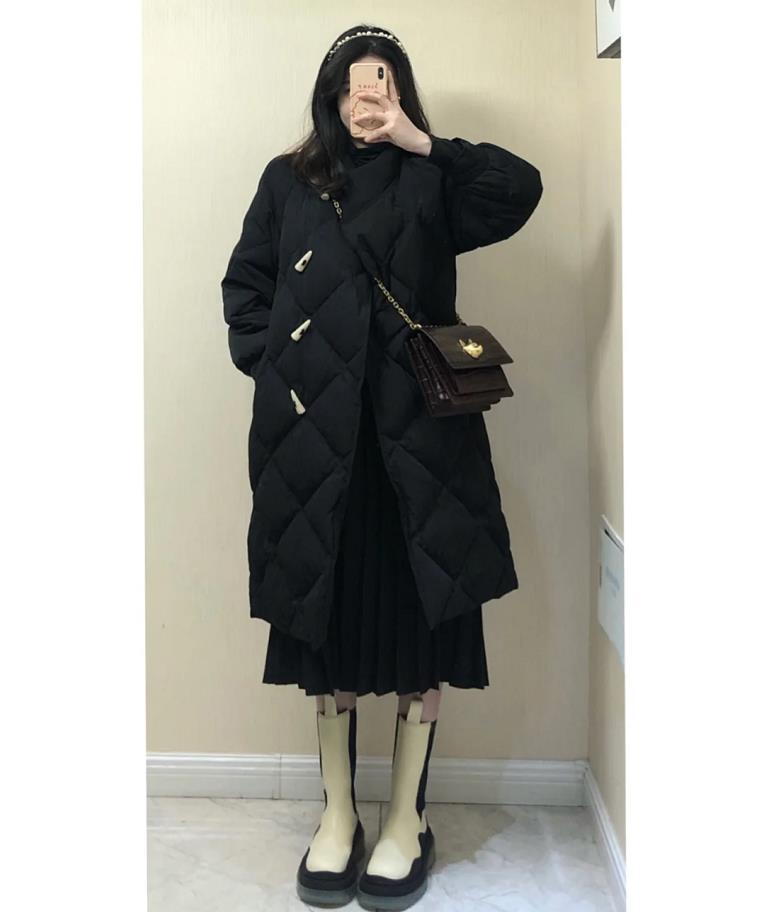 长款羽绒服配高帮帆布鞋,小个子羽绒服搭配靴子还是运动鞋