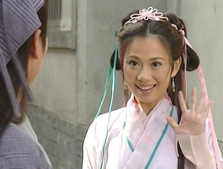 凸嘴更能显风情？满屏烤瓷牙的影视圈，可能早忘了“美人三分龅”