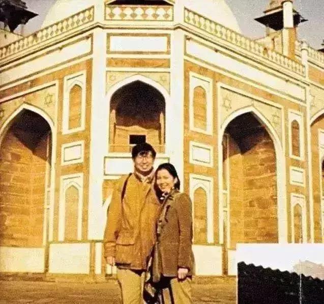 被称“港版梦露”，惊艳了一个时代的她，再露面连皱纹都是美的