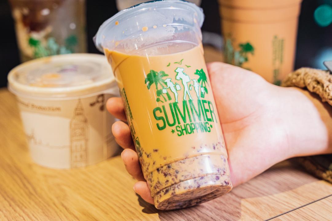 就这家连门都没有的2㎡小店,居然能在上海红17年?