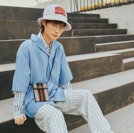 怎样选择适合的眼镜提高颜值,怎么挑选眼镜能让你变漂亮