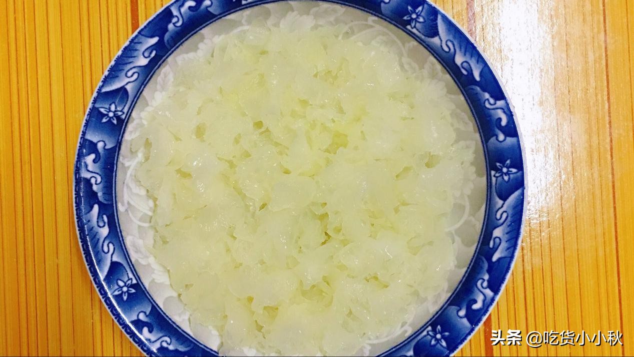 夏天银耳梨汤怎么做,夏季润肺银耳汤的做法大全
