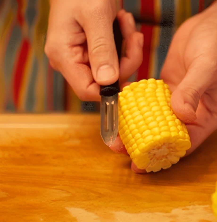 一斤玉米带皮能剥多少玉米粒,水果玉米怎么剥成玉米粒