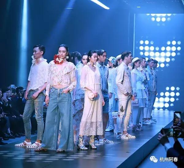 超百图再现2018年服装圈内那三十道靓丽风景……