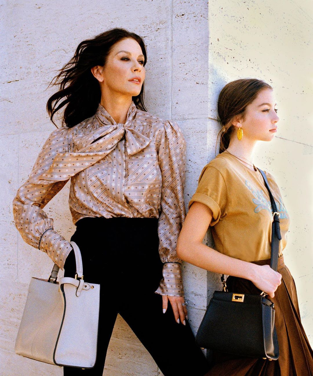 凯瑟琳泽塔琼斯戴帽子造型,凯瑟琳泽塔琼斯受访视频