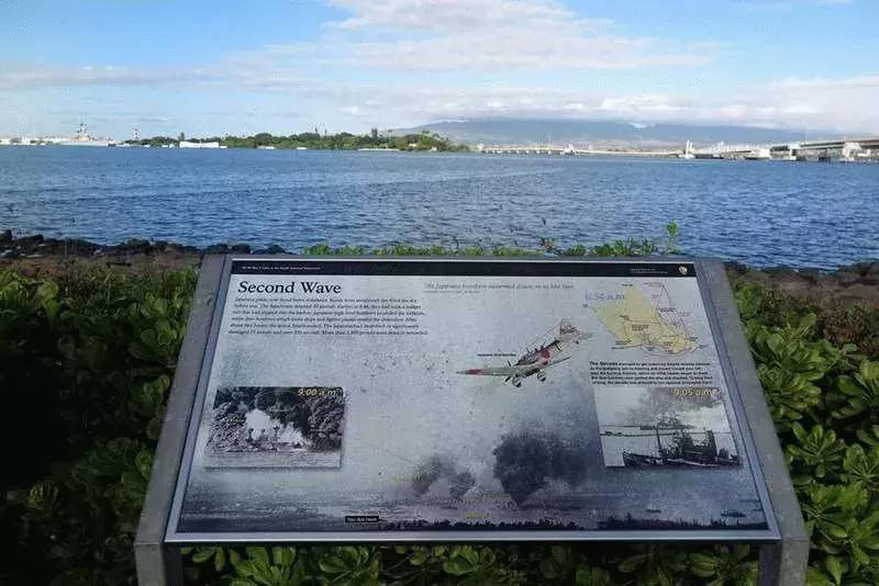 寻找侏罗纪世界中的火山岛，和“驯龙高手”一起拯救史前小短手！