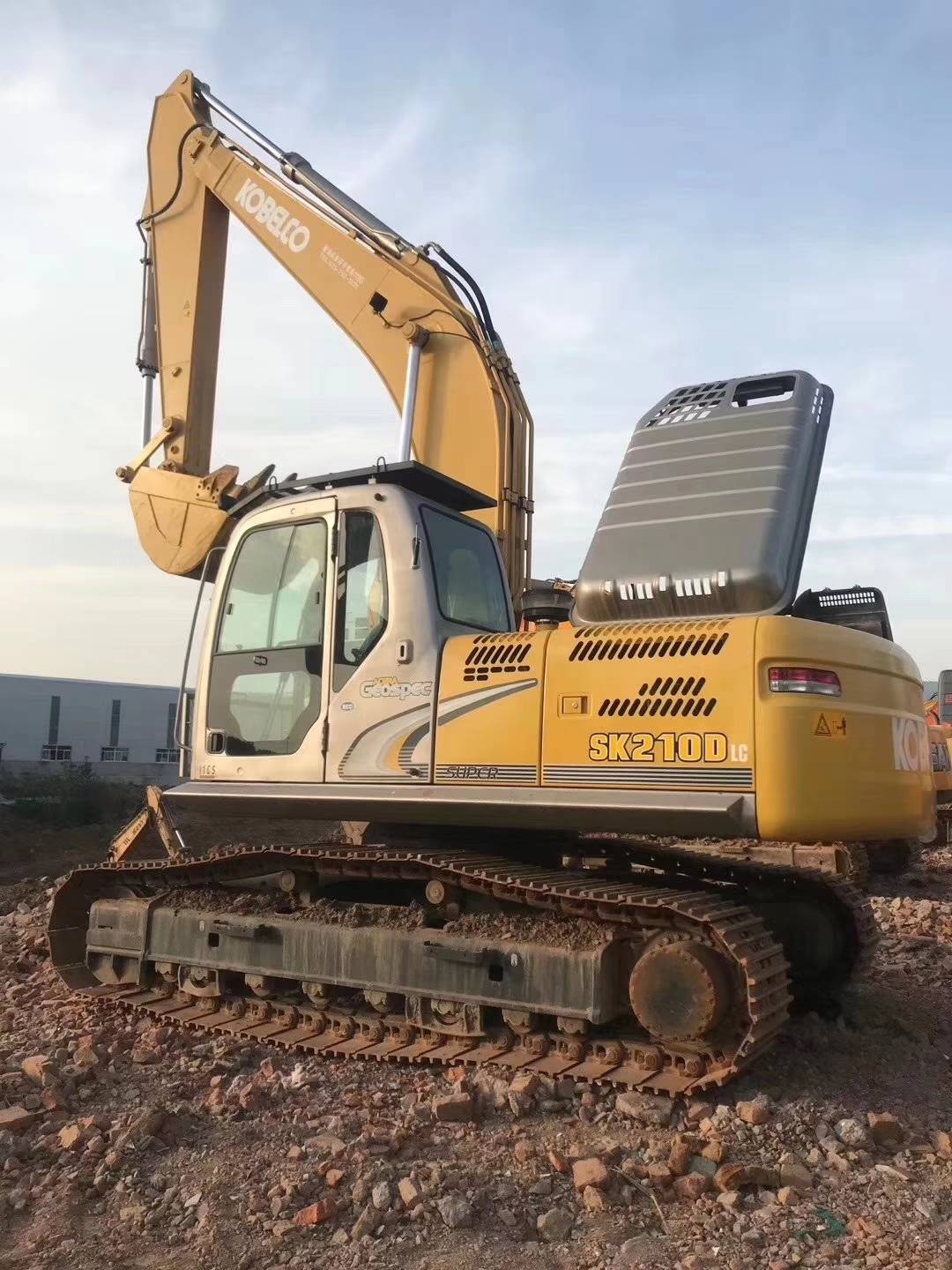 神钢210大黄蜂最新款,神钢210大黄蜂什么配置