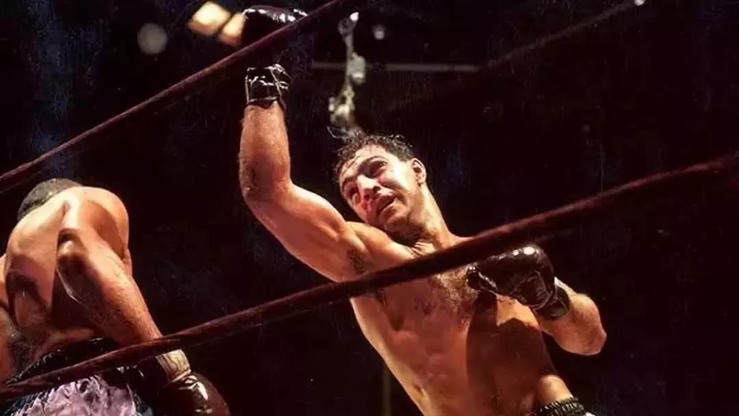 现实版的传奇洛奇，20岁之前竟没练过拳击