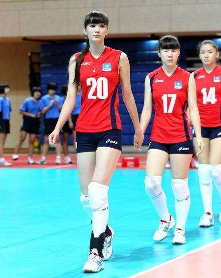 曾经的女排,曾经的泳装排球服