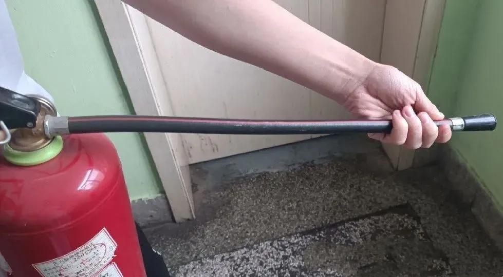 正确掌握灭火器的使用方法图解,灭火器的正确使用方法四步口诀