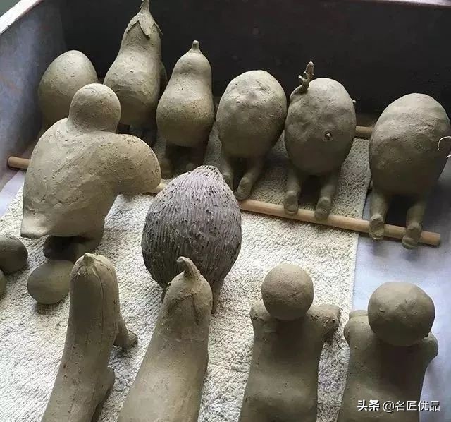 想不想开?这个贴着小胡子的女生,做出全世界最可爱的汽车