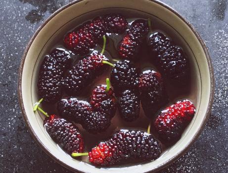 刚摘的桑葚怎么泡酒好喝,桑葚怎样泡酒才好喝