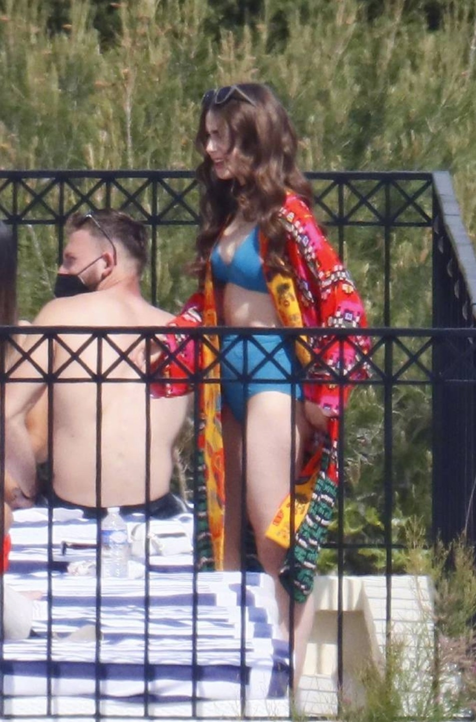 莉莉柯林斯身材粗腿,莉莉柯林斯最新近照