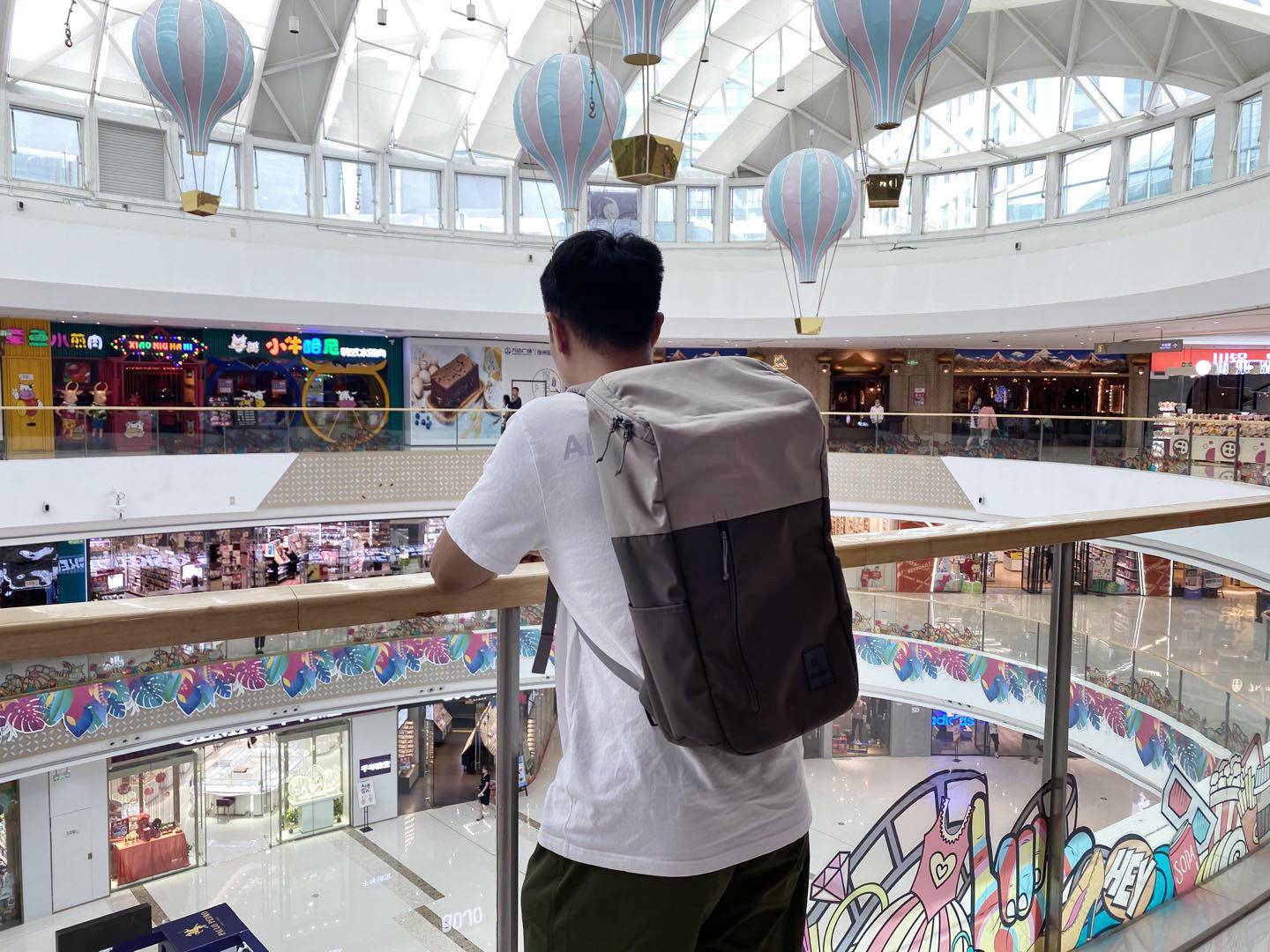 既好看又能装的包包,又好看又能装带夹层的包包推荐