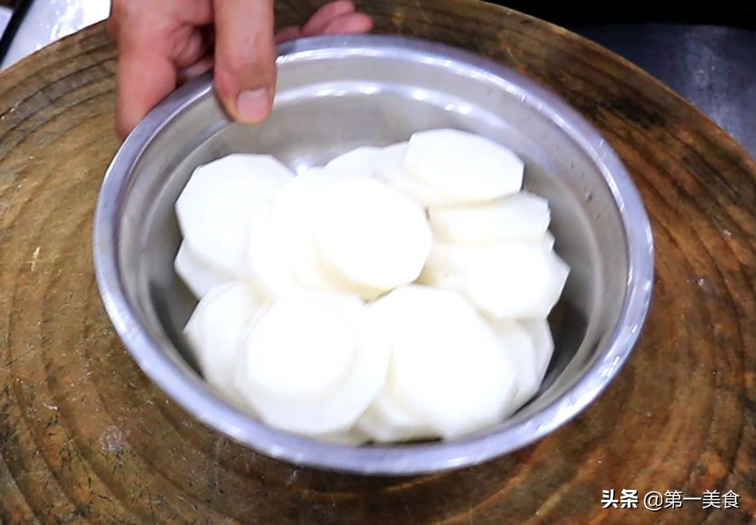 炖大骨头汤怎么炖最好喝,炖大骨头汤焯不焯水