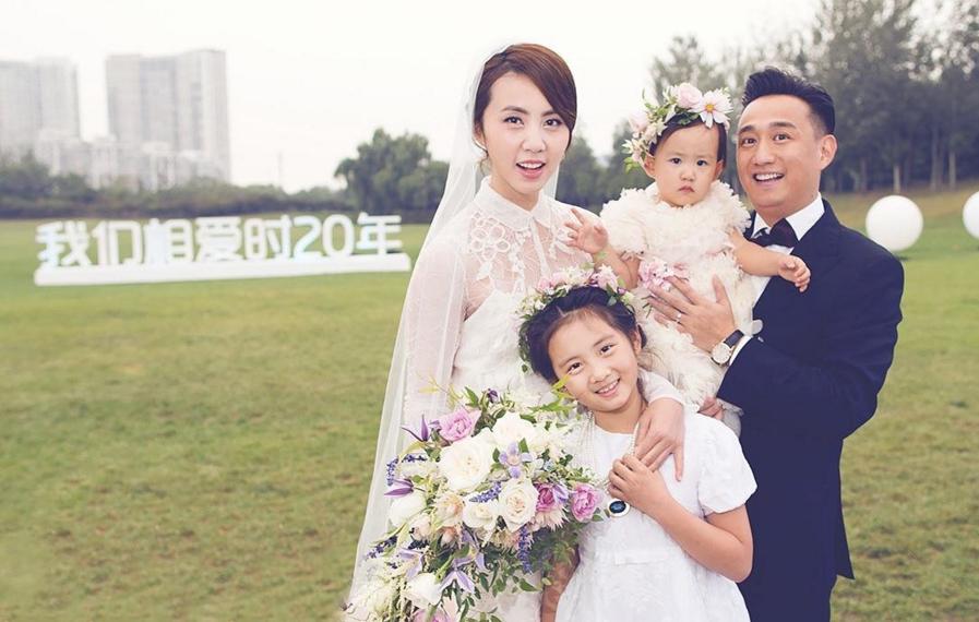 为生三胎代价大！张艺谋被罚巨款、佟大为女儿变领养、黄磊降职？