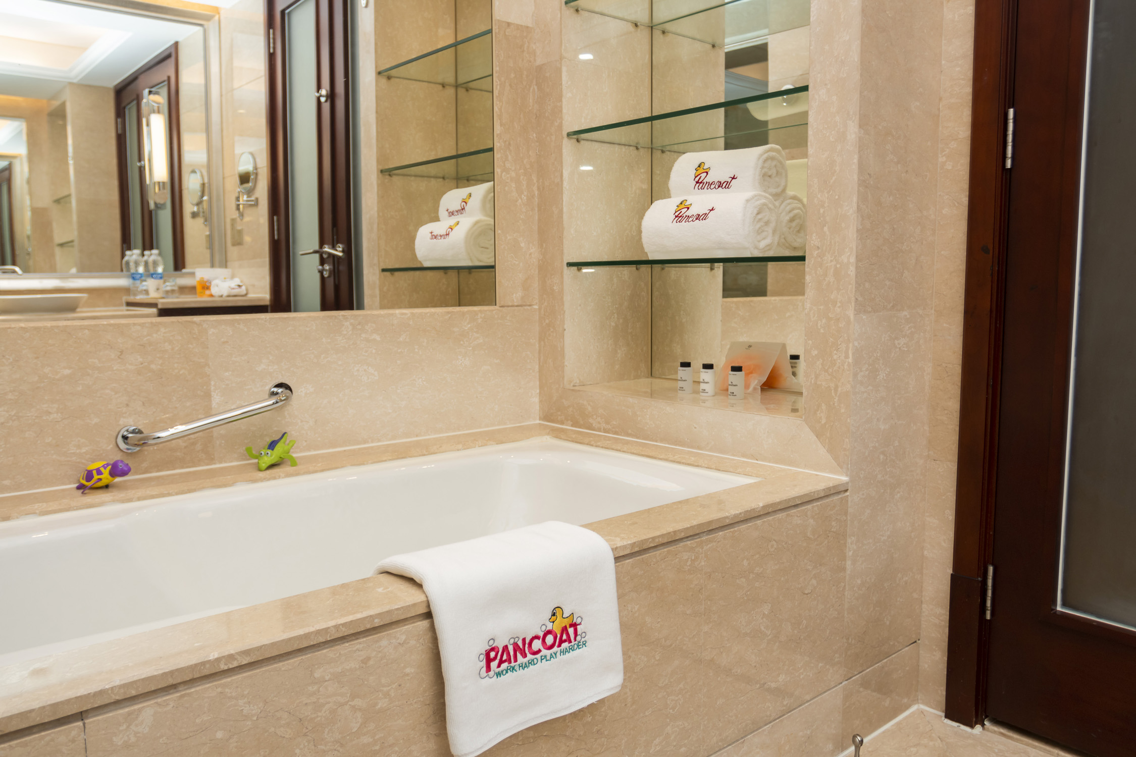 拔草行动之深圳大中华喜来登体验